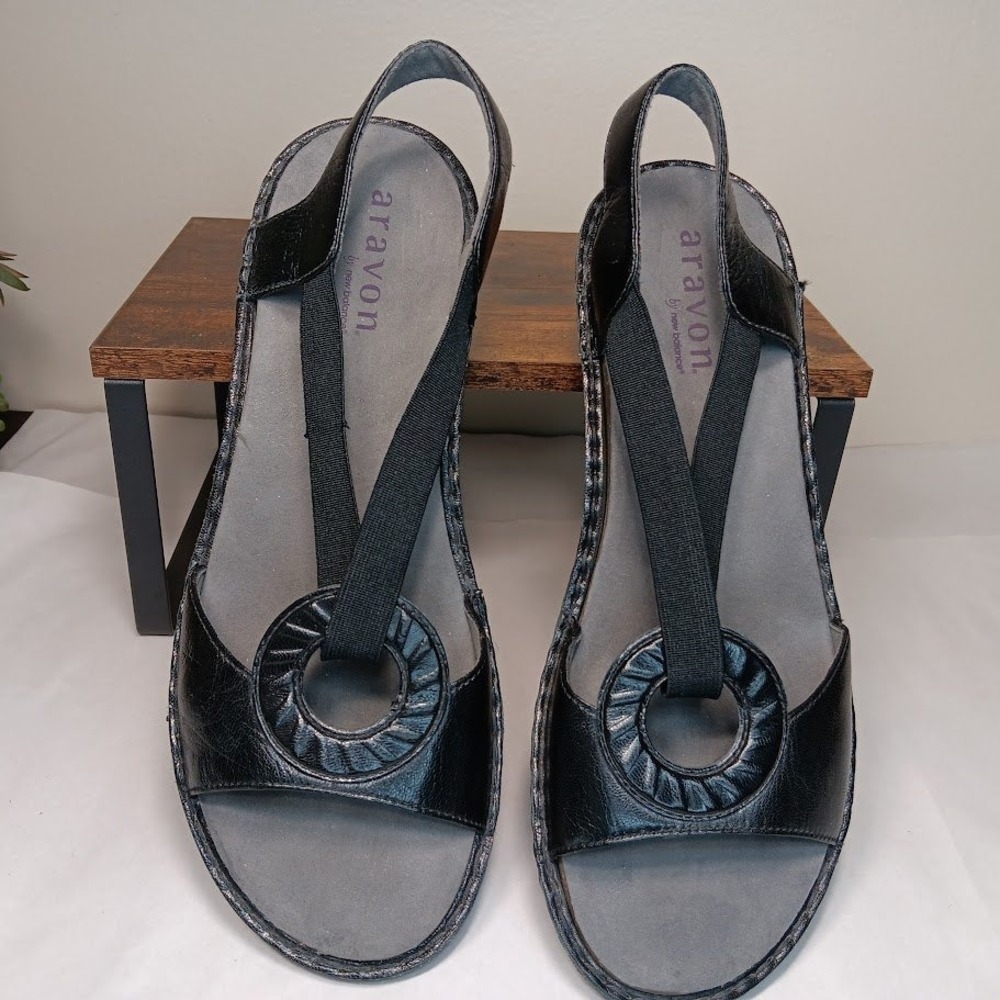 Aravon Wedge Sandals Womens 11 Black Leather Elastic Medallion AA L04BK